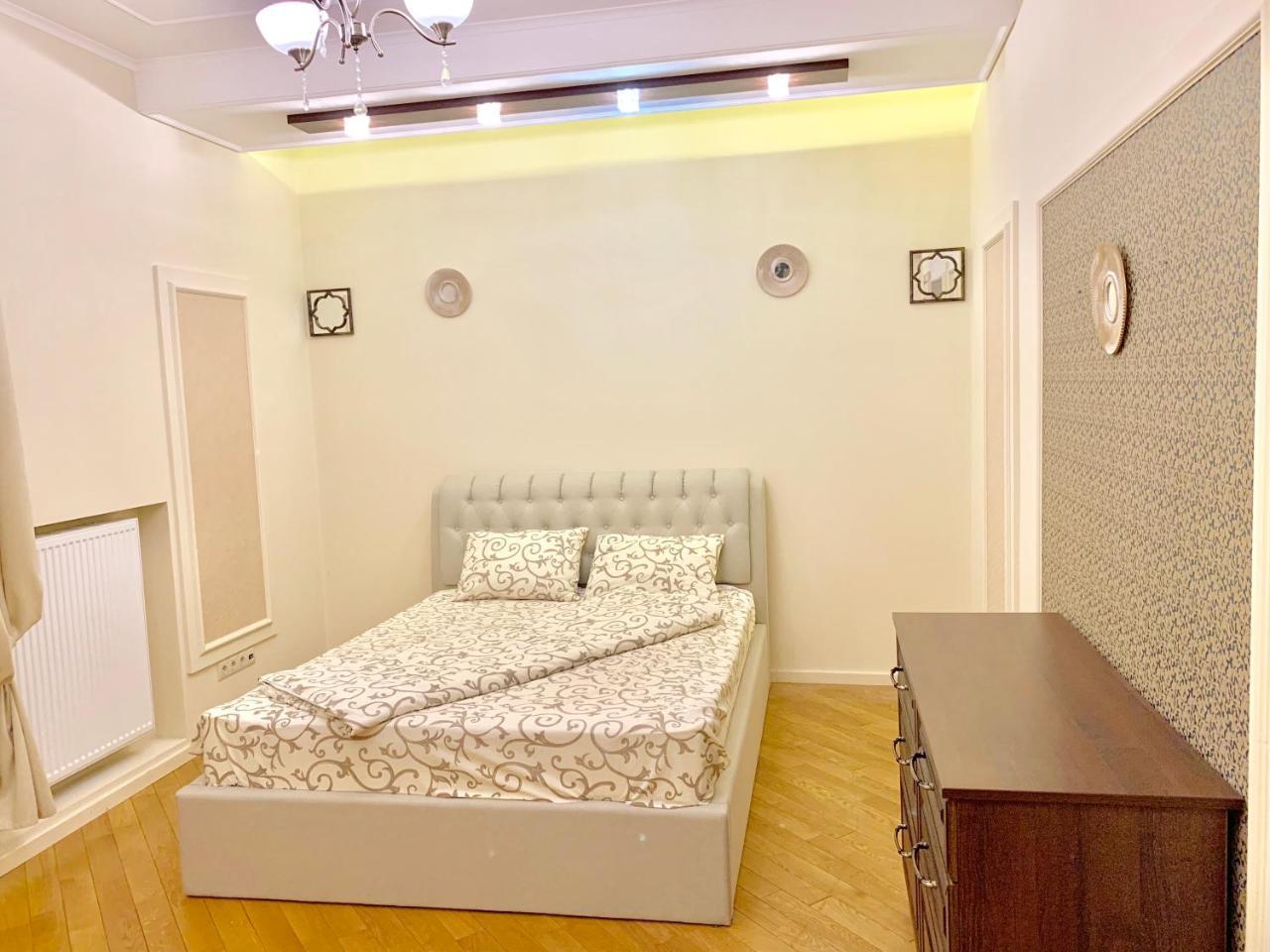 Two-Bedroom On Lesi Ukrainky Lviv Dış mekan fotoğraf
