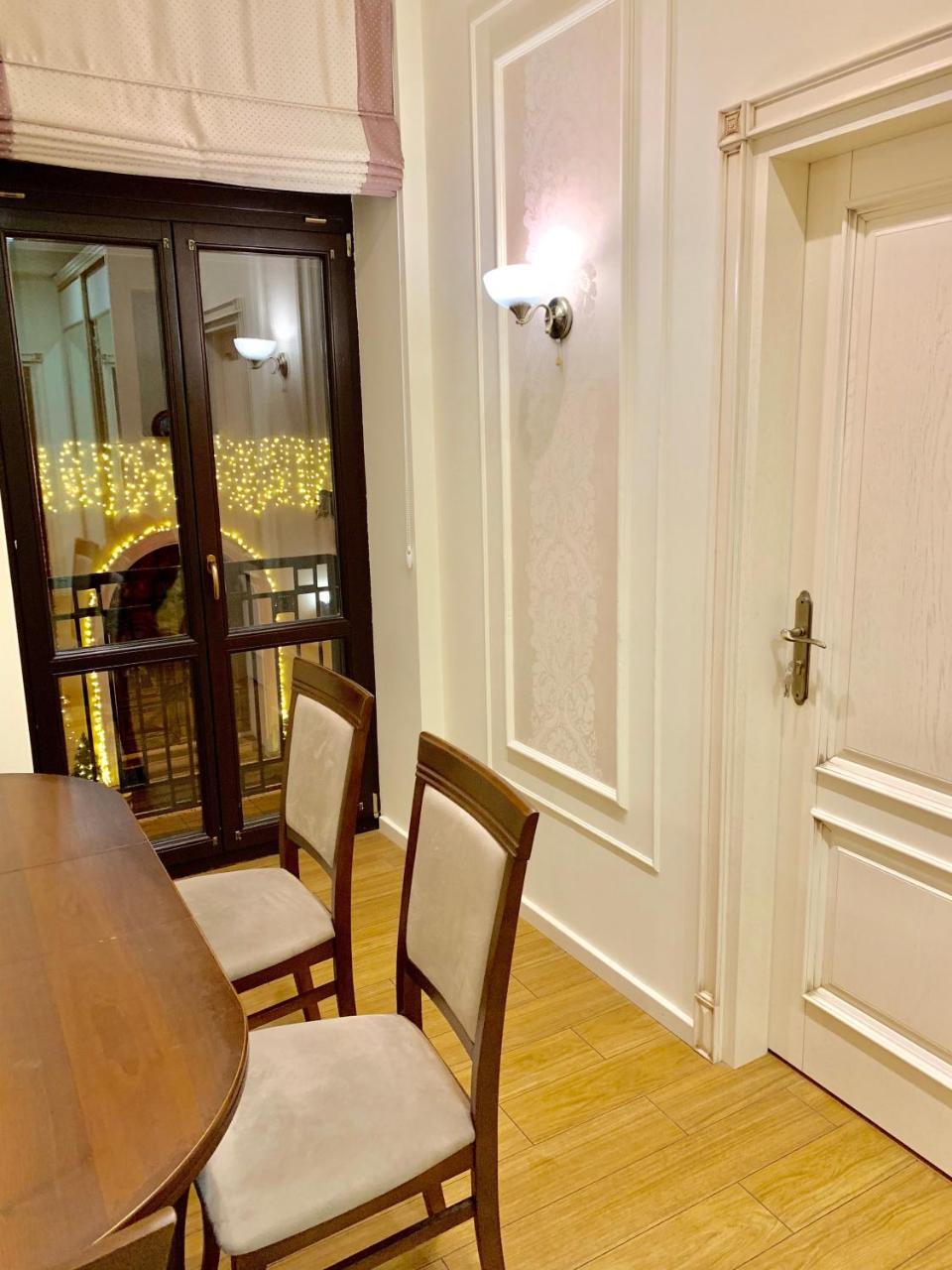 Two-Bedroom On Lesi Ukrainky Lviv Dış mekan fotoğraf
